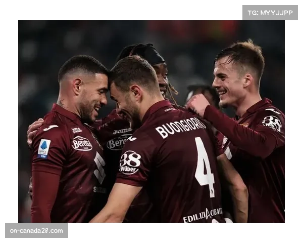 社区活动：尤文图斯俱乐部组织球员参与都灵社区儿童足球训练营。