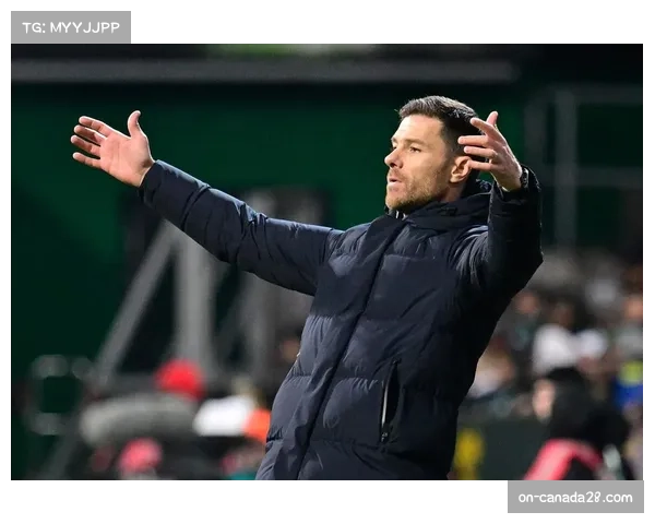 哈维-阿隆索确认下赛季继续执教勒沃库森,驳斥赴拜仁传闻 哈维-阿隆索确认下赛季继续执教勒沃库森,驳斥赴拜仁传闻